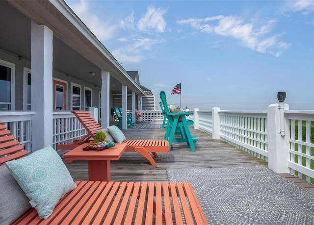 Property at 436 Atkinson St, Crystal Beach, TX 77650, 3 beds, 2 baths