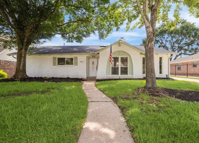 Property at 9711 Braewick Dr, Houston, TX 77096, 4 beds, 2.5 baths