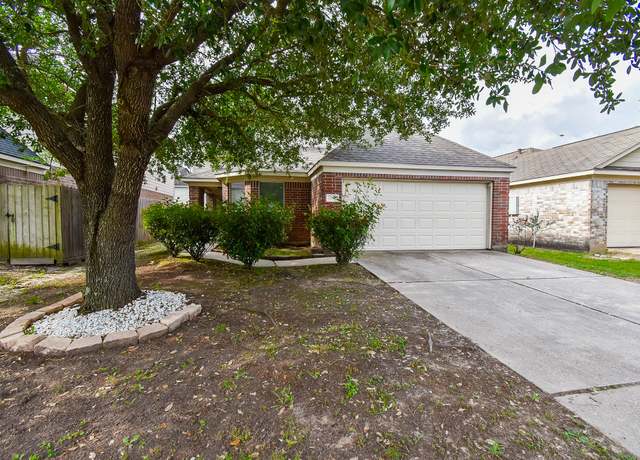 Property at 7242 Fox Hall Ln, Humble, TX 77338, 4 beds, 2.5 baths
