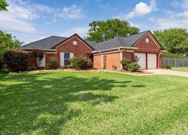 Property at 10937 Graywood Ct, La Porte, TX 77571, 4 beds, 2 baths