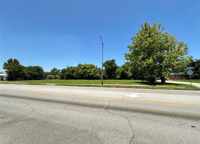Property at 414 W Main St, Baytown, TX 77520