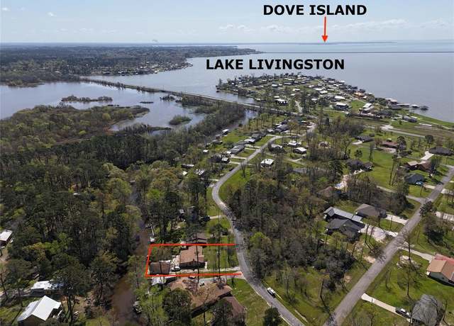 Property at 372 Creekside Dr, Onalaska, TX 77360, 2 beds, 1.5 baths