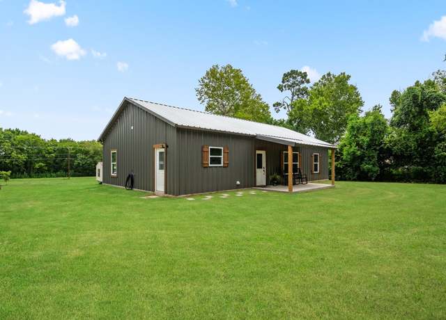 Property at 5030 Brazos St, Richards, TX 77873, 3 beds, 2 baths