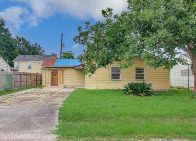 Property at 4310 Busiek St, Houston, TX 77022, 3 beds, 1 bath