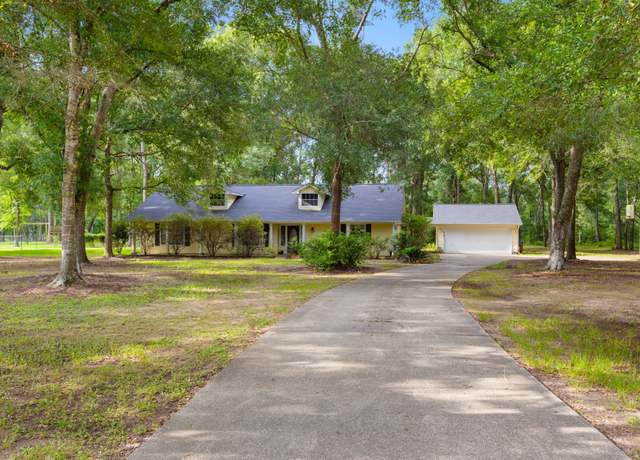 Property at 21894 Roberts Ln, New Caney, TX 77357, 3 beds, 2.5 baths