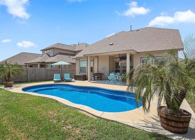 Property at 2510 Ocean Key Dr, Texas City, TX 77568, 4 beds, 2.5 baths