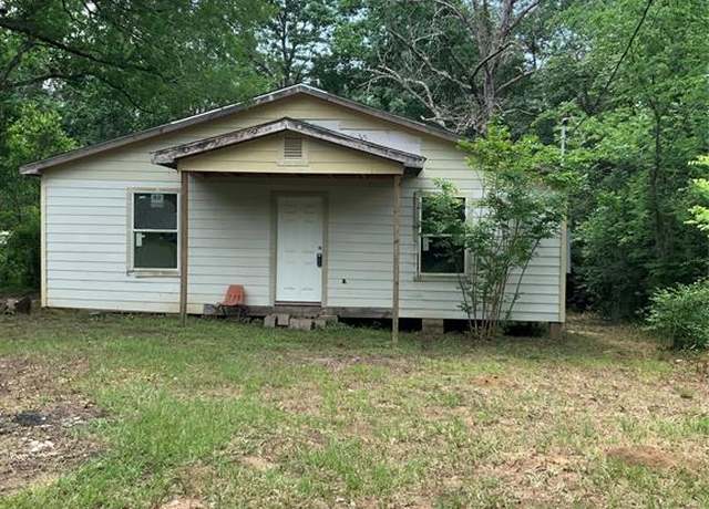 Property at 208 Gordon Dr, Livingston, TX 77351, 2 beds, 1 bath