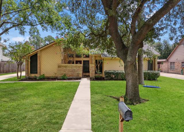 Property at 2618 Fontana Dr, Houston, TX 77043, 4 beds, 2.5 baths