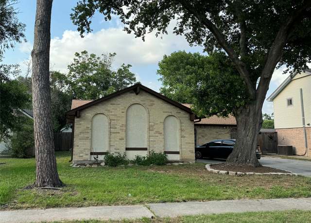 Property at 14714 Windlea Ln, Houston, TX 77040, 3 beds, 2 baths
