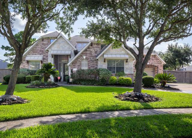Property at 12201 Rosemont Ln, Pearland, TX 77584, 3 beds, 3.5 baths