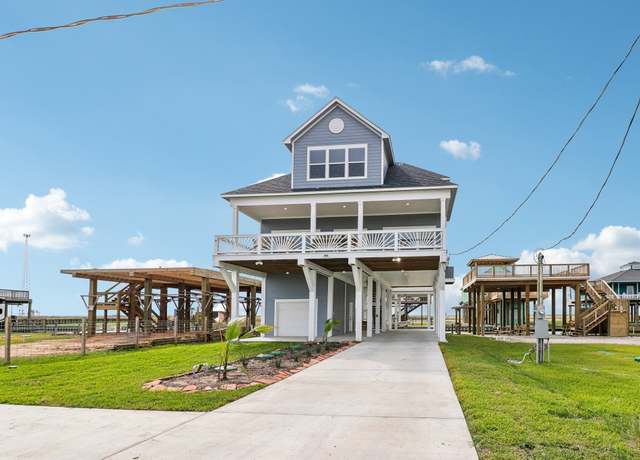 Property at 555 Pompano Dr Unit Q, Freeport, TX 77541, 4 beds, 4.5 baths