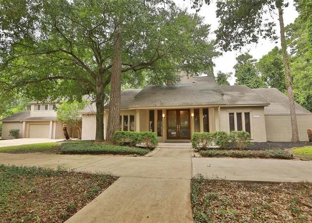 Property at 13711 Champions Park Dr, Houston, TX 77069, 5 beds, 4 baths