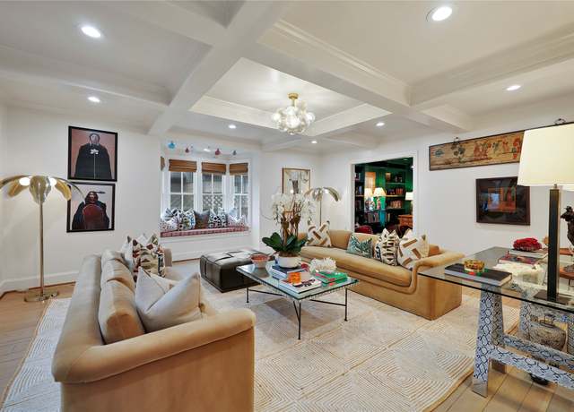 Property at 1305 Postoffice, Galveston, TX 77550, 3 beds, 2.5 baths