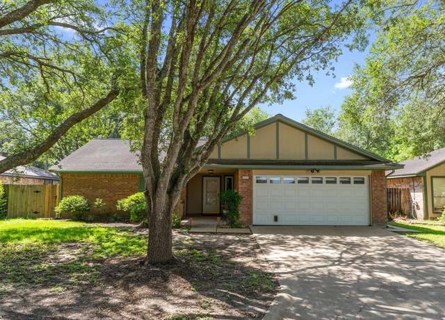 Property at 2616 La Mesa St, Bay City, TX 77414, 3 beds, 2 baths