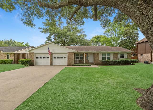 Property at 808 Riverside Dr, Alvin, TX 77511, 3 beds, 2 baths