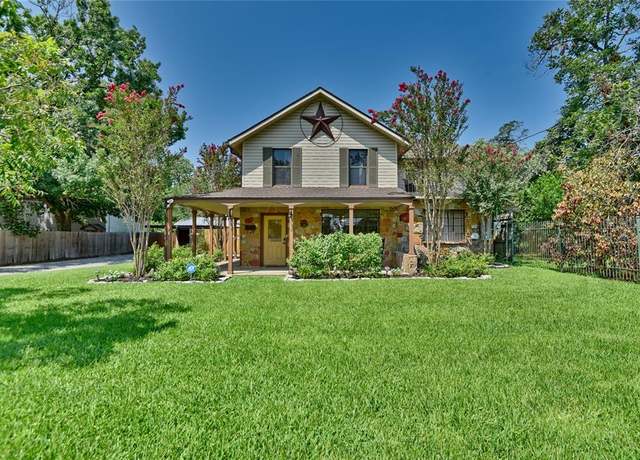Property at 706 S Market St, Brenham, TX 77833, 3 beds, 2 baths