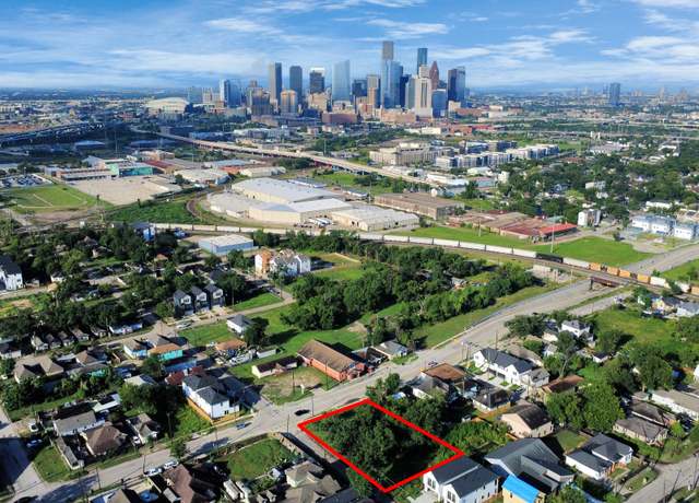 Property at 2319 Lorraine St, Houston, TX 77026