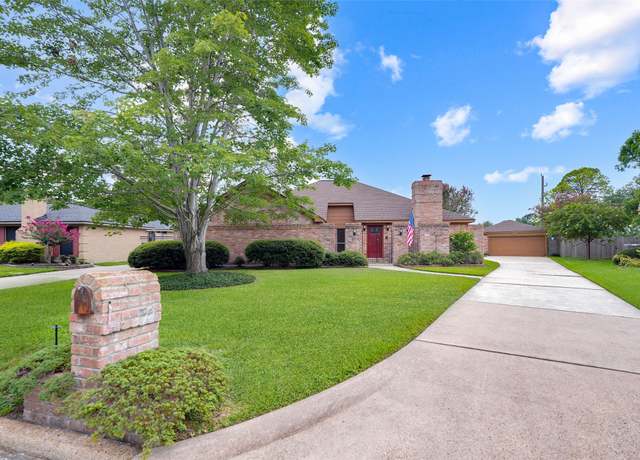 Property at 11515 Bent Trail Ct, Houston, TX 77066, 4 beds, 2 baths