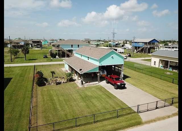 Property at 930 West Ln, Crystal Beach, TX 77650, 1 bed, 1.5 baths