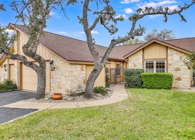 Property at 27 Oaks Pl, Lago Vista, TX 78645, 3 beds, 2 baths