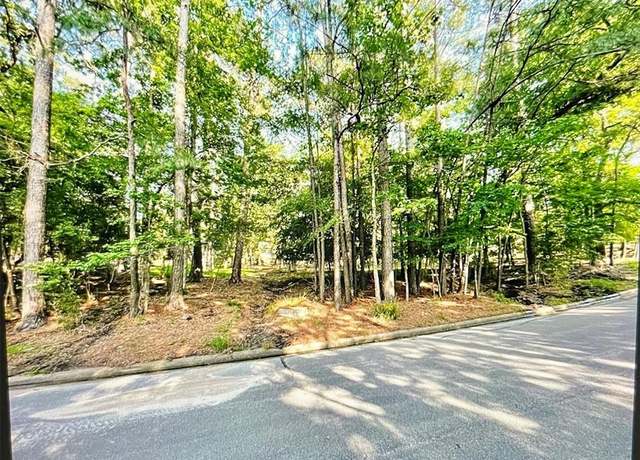 Property at 1912 E Lake Dr, Huntsville, TX 77340