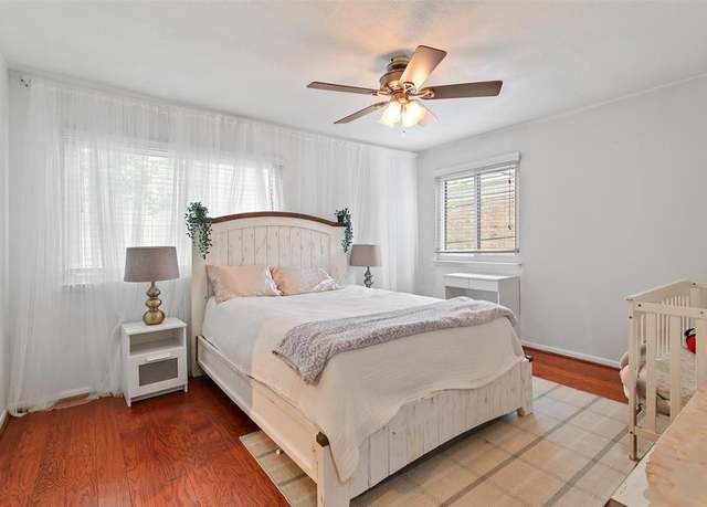 Property at 1114 Augusta Dr #10, Houston, TX 77057, 2 beds, 2 baths