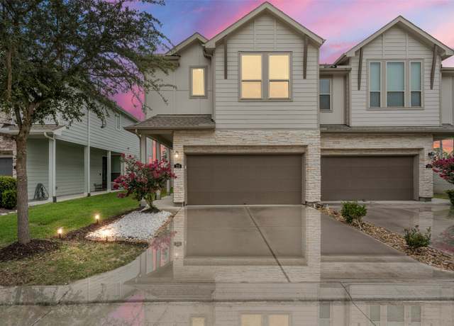 Property at 219 Club Crest Ln, Houston, TX 77009, 3 beds, 2.5 baths
