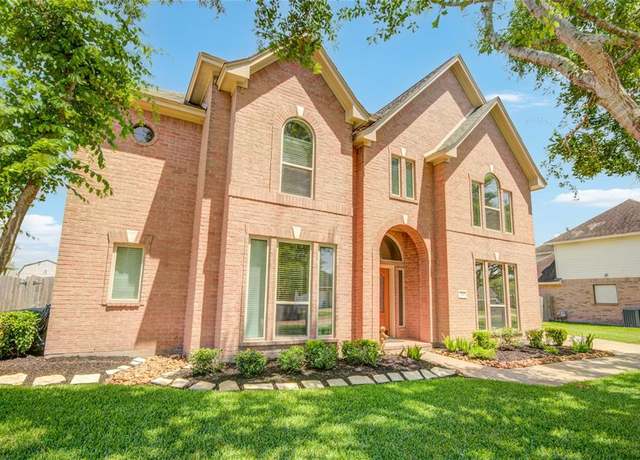 Property at 218 Moss Rose Ln, Lake Jackson, TX 77566, 4 beds, 3.5 baths