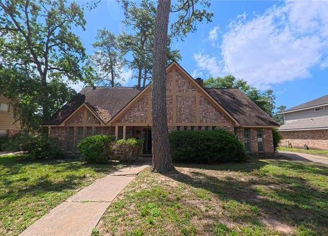 Property at 5727 Pebble Springs Dr, Houston, TX 77066, 5 beds, 2.5 baths