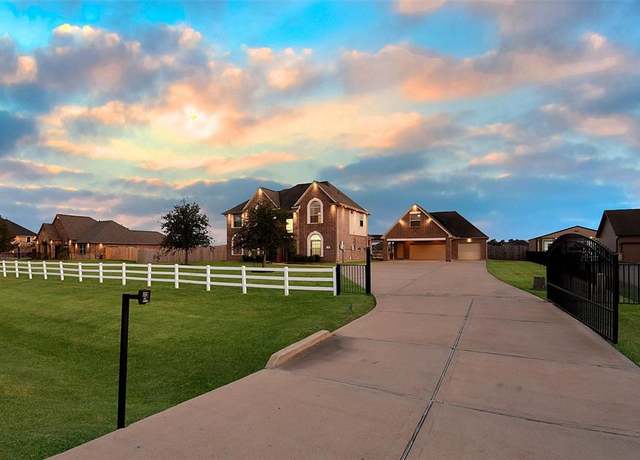 Property at 4810 Dubuque Pkwy, Rosharon, TX 77583, 4 beds, 3 baths