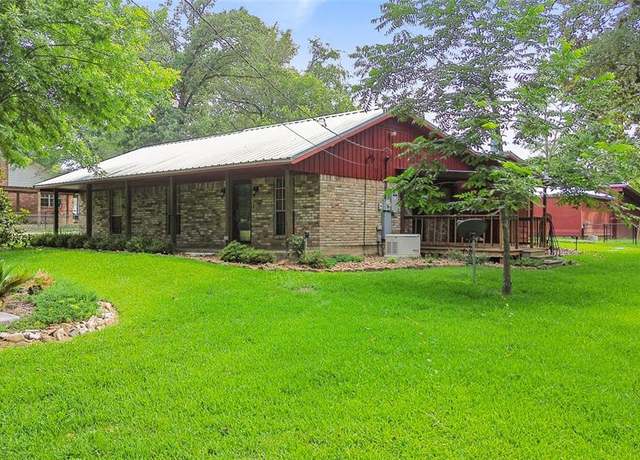 Property at 176 Didlake Rd Unit A, Huntsville, TX 77340, 3 beds, 2 baths