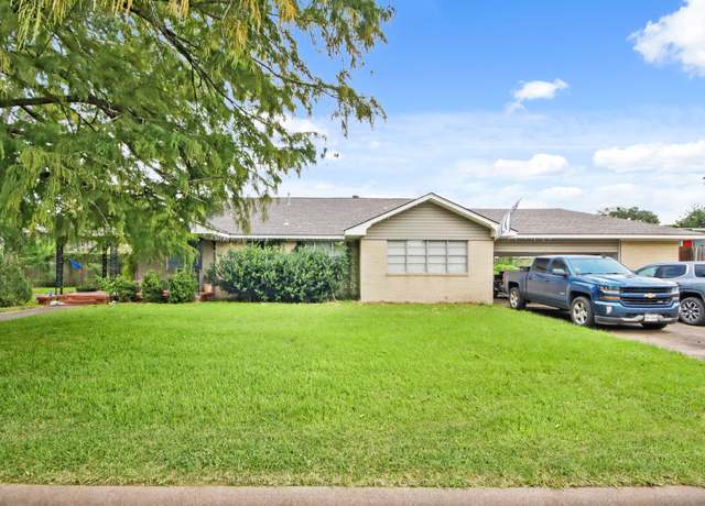 Property at 1801 Adams St, Liberty, TX 77575, 3 beds, 2 baths