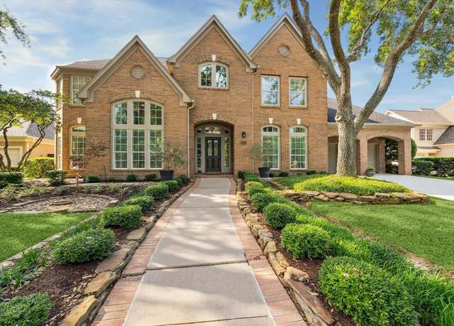 Property at 15411 Parkwood Way, Houston, TX 77059, 5 beds, 3.5 baths