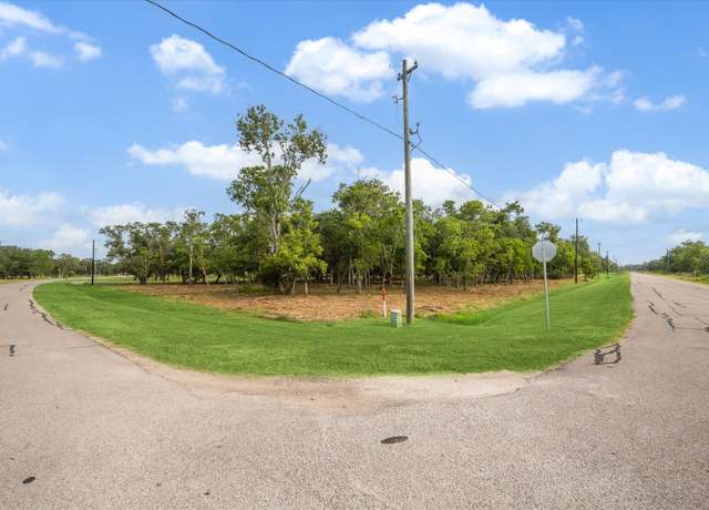 Property at 3002 Bayou View Ct, Richwood, TX 77515