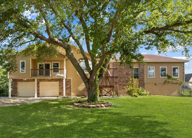 Property at 212 Shoreacres Blvd, Shoreacres, TX 77571, 4 beds, 4 baths