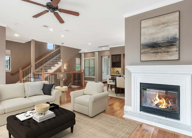 Property at 5522 Darling St Unit A, Houston, TX 77007, 3 beds, 3.5 baths