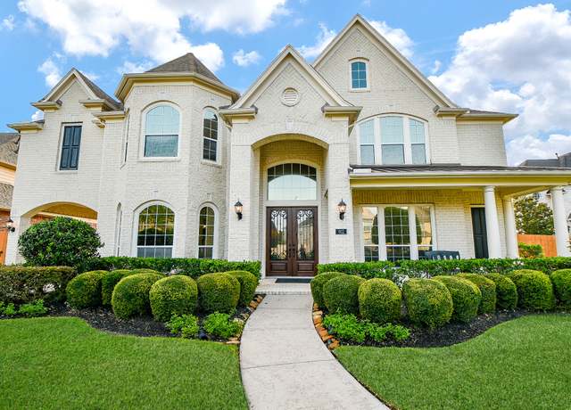 Property at 902 Delford Way, Sugar Land, TX 77479, 4 beds, 3.5 baths