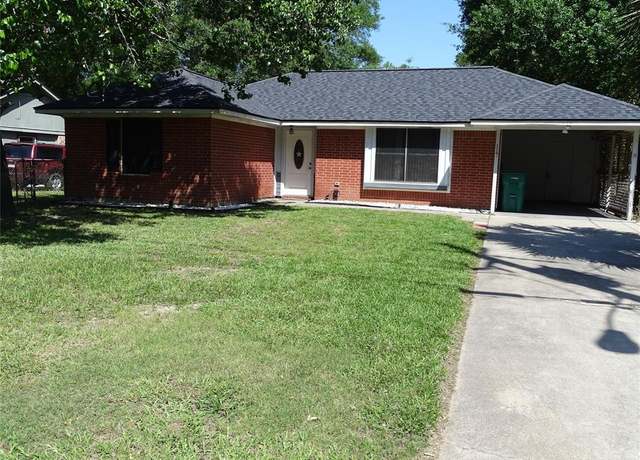 Property at 117 N Forest Dr, Willis, TX 77378, 3 beds, 1.5 baths