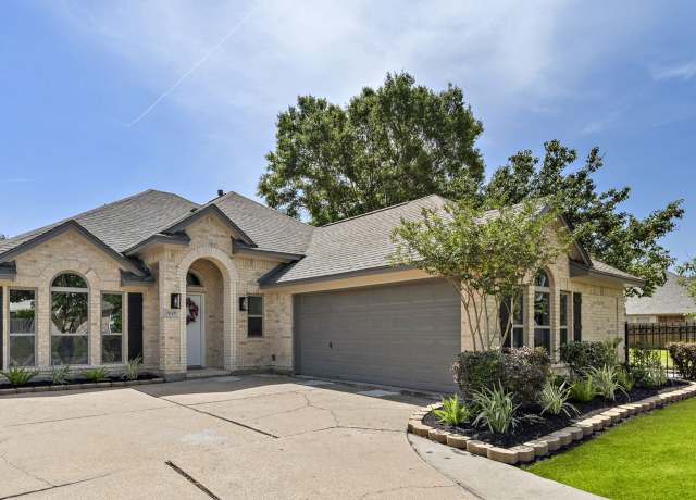 Property at 2619 Cedarmoor Ct, Houston, TX 77082, 3 beds, 2 baths