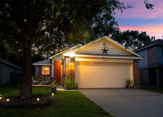 Property at 9731 Gulfstream Dr, Conroe, TX 77303, 3 beds, 2 baths