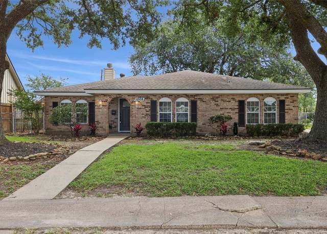 Property at 1008 N 30th St, Nederland, TX 77627, 4 beds, 2 baths