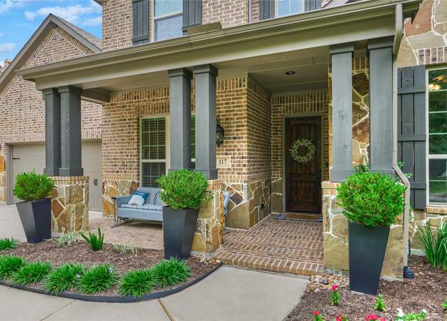 Property at 117 Hawkwatch Dr, Montgomery, TX 77316, 5 beds, 4 baths
