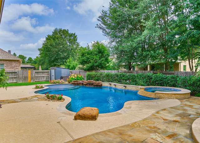 Property at 117 Hawkwatch Dr, Montgomery, TX 77316, 5 beds, 4 baths