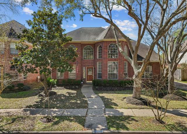 Property at 1410 Juniper Ln, Seabrook, TX 77586, 5 beds, 3 baths