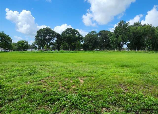 Property at 614 Austin St, West Columbia, TX 77486
