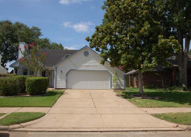 Property at 2035 Old Dixie Dr, Richmond, TX 77469, 4 beds, 2.5 baths