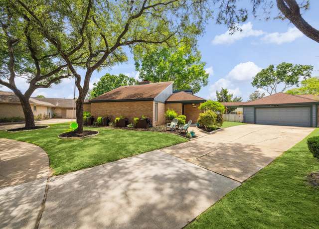 Property at 1818 Berryfield Dr, Houston, TX 77077, 4 beds, 3.5 baths