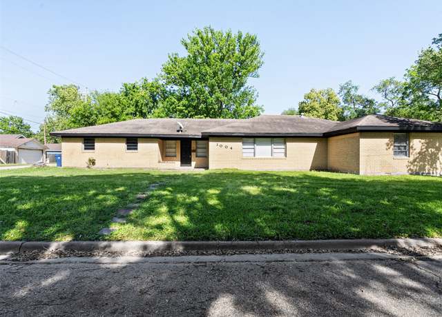 Property at 1004 3rd St N, Texas City, TX 77590, 3 beds, 1.5 baths