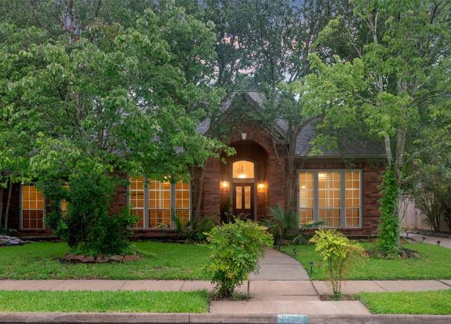 Property at 11603 Orchard Mountain Dr, Houston, TX 77059, 4 beds, 2.5 baths