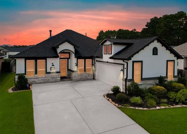 Property at 124 Wyndemere Dr, Montgomery, TX 77356, 3 beds, 2.5 baths